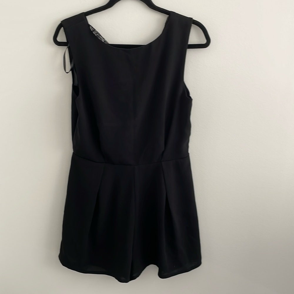 BLACK LACE ROMPER | Size M